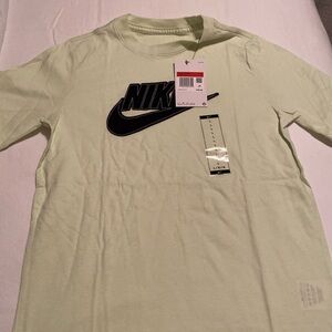 Youth unisex Nike size L tee.